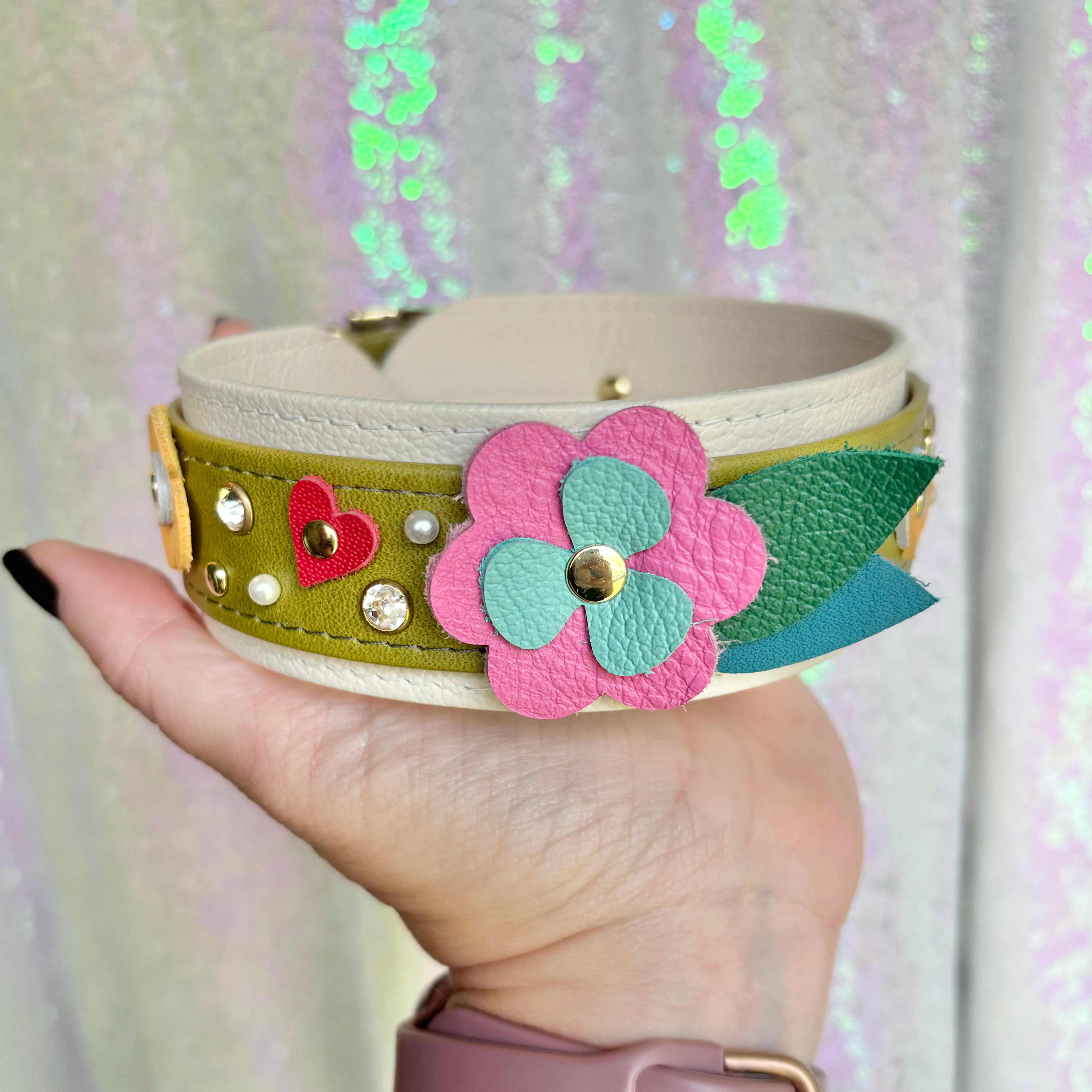 Vintage Wildflower Garden Bold Collar Collar Restrained Grace   